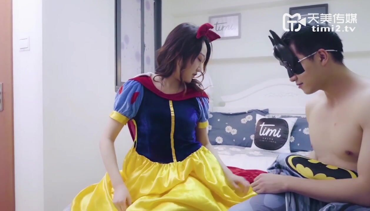 Phim sex nàng bạch tuyết đụ nhau với batman không che
